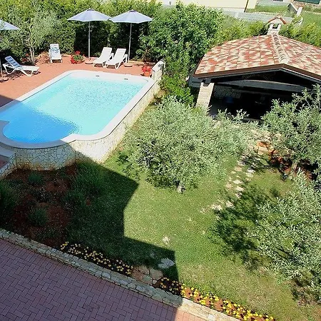 Gea Apartment *
